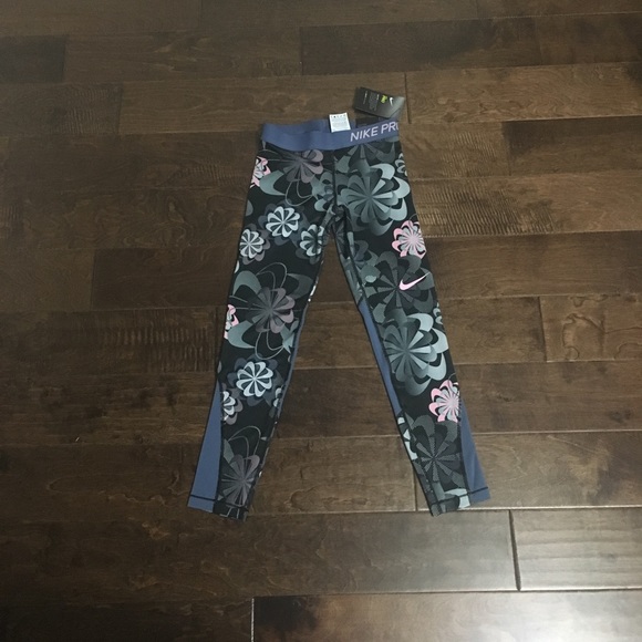 Girl’s NIKE PRO Tights leggings - Picture 8 of 8